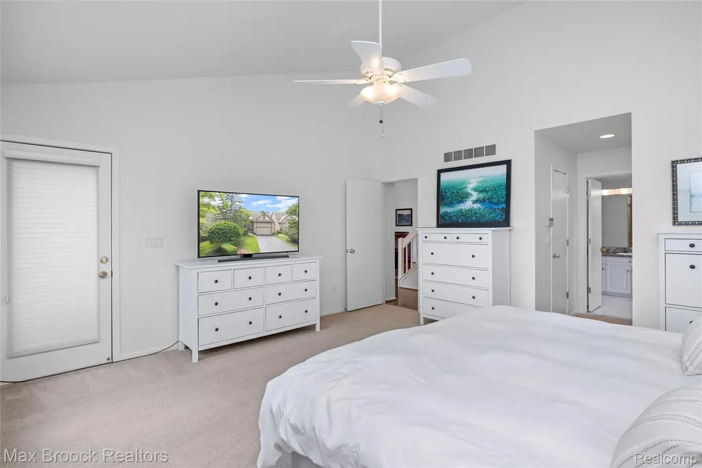 4860 Lagoons Circle West Bloomfield Charter Township MI 48323