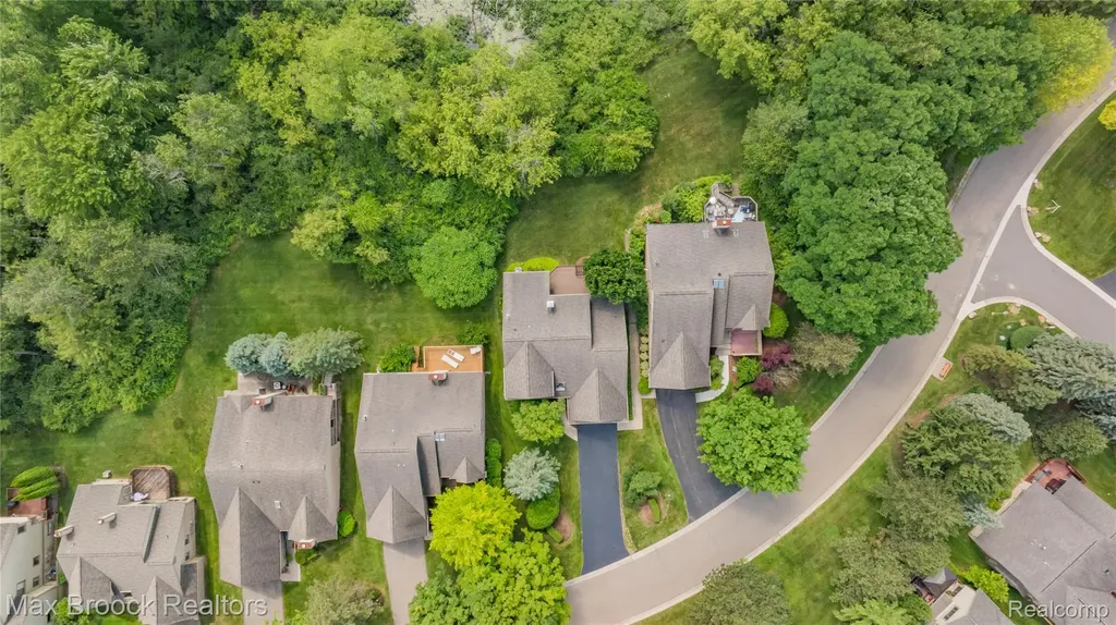 4860 Lagoons Circle West Bloomfield Charter Township MI 48323