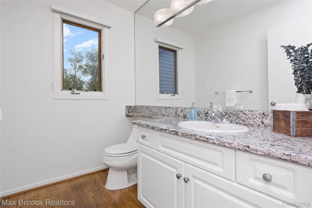 4860 Lagoons Circle West Bloomfield Charter Township MI 48323