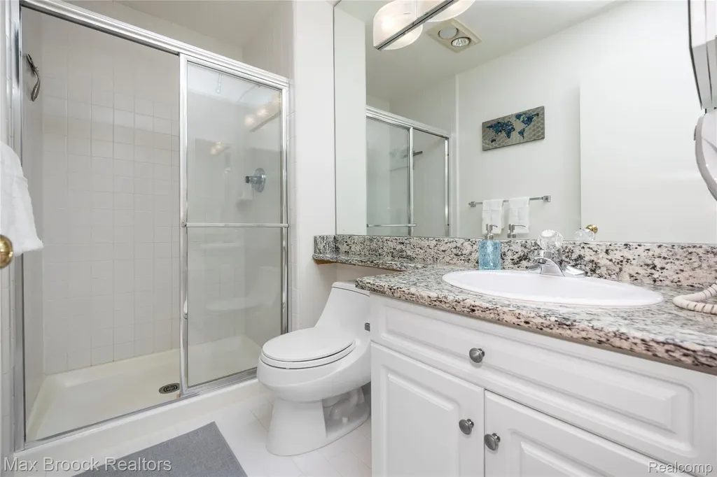 4860 Lagoons Circle West Bloomfield Charter Township MI 48323