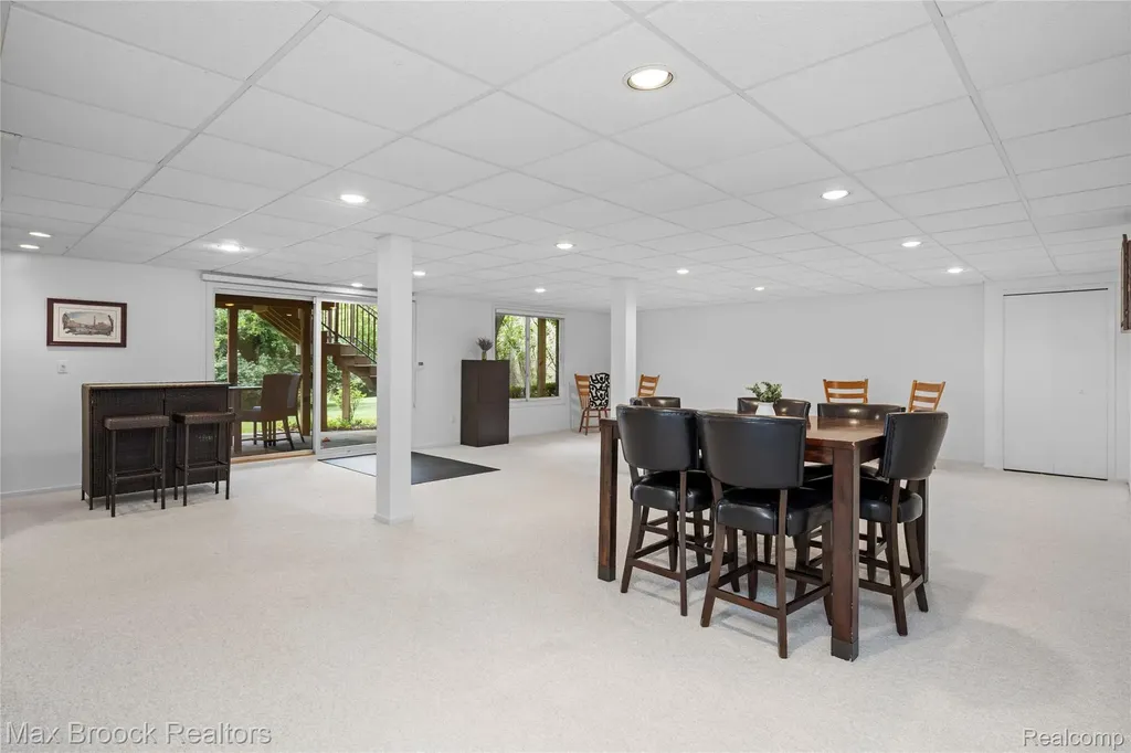 4860 Lagoons Circle West Bloomfield Charter Township MI 48323