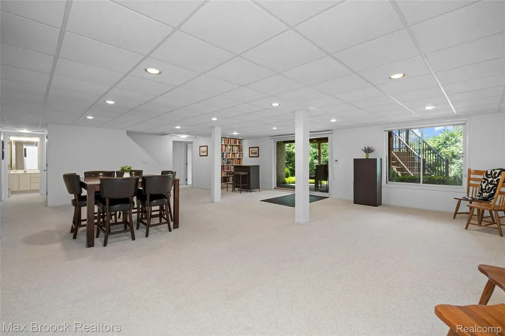 4860 Lagoons Circle West Bloomfield Charter Township MI 48323