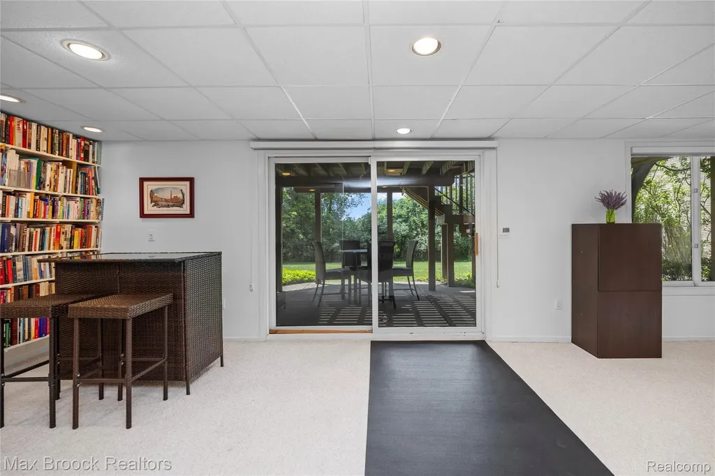 4860 Lagoons Circle West Bloomfield Charter Township MI 48323