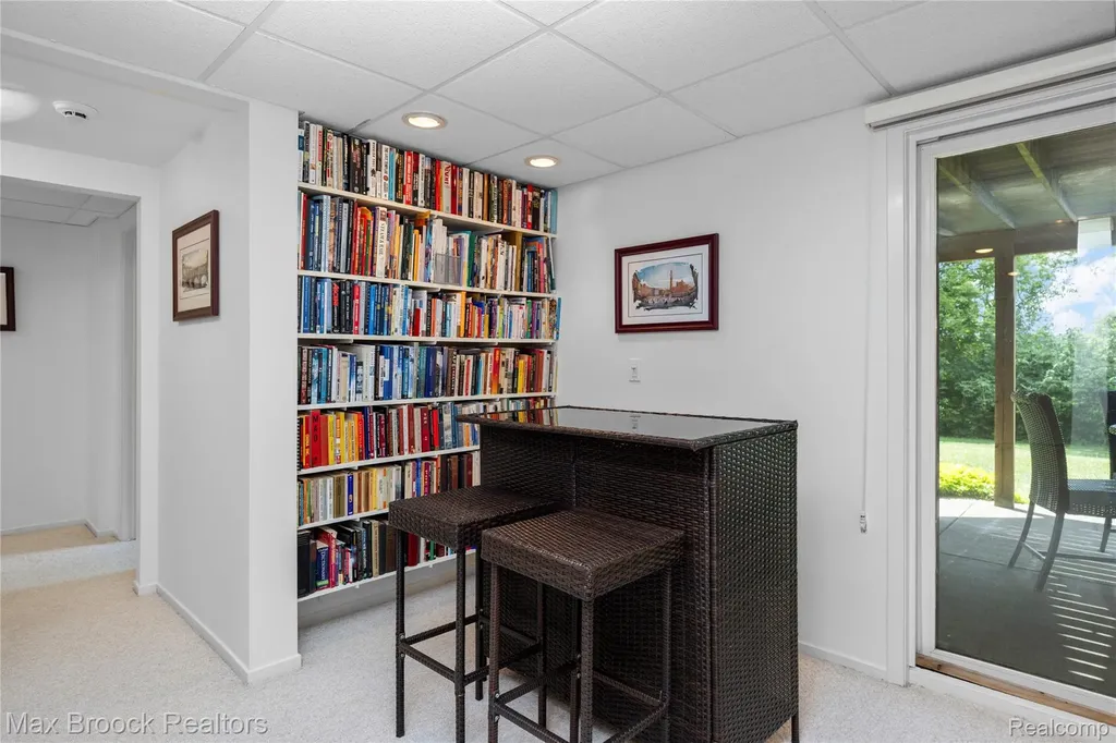 4860 Lagoons Circle West Bloomfield Charter Township MI 48323