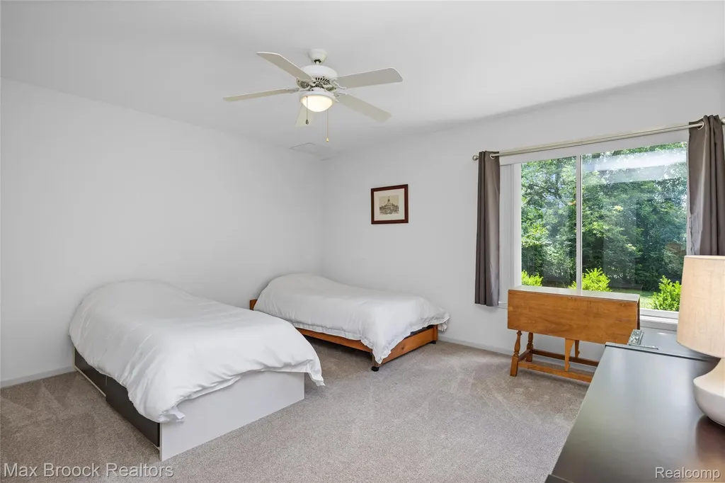 4860 Lagoons Circle West Bloomfield Charter Township MI 48323