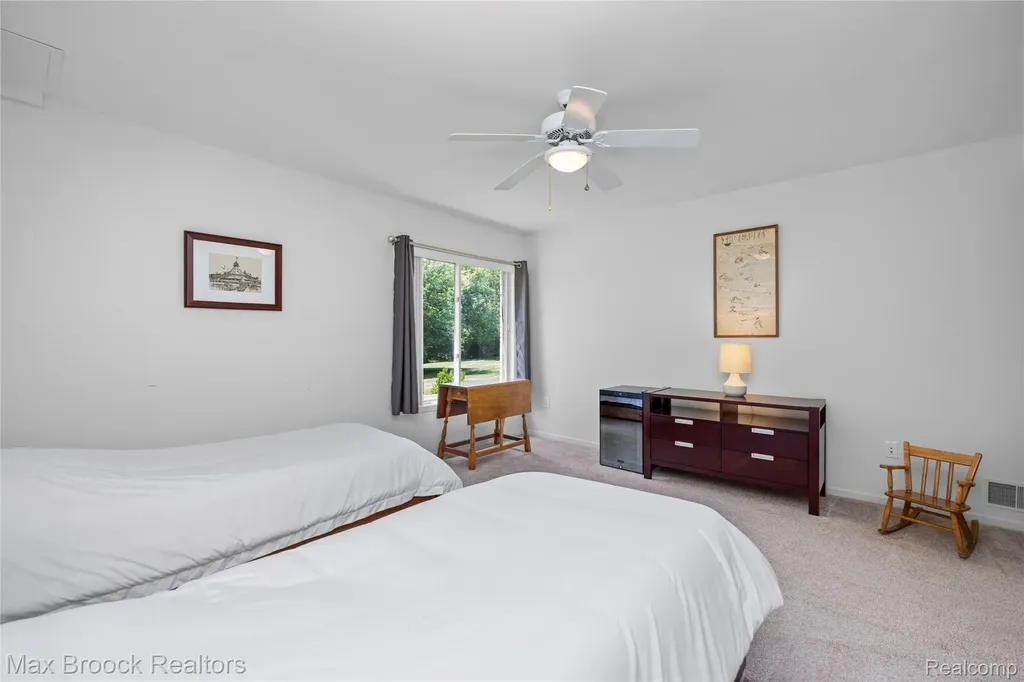 4860 Lagoons Circle West Bloomfield Charter Township MI 48323