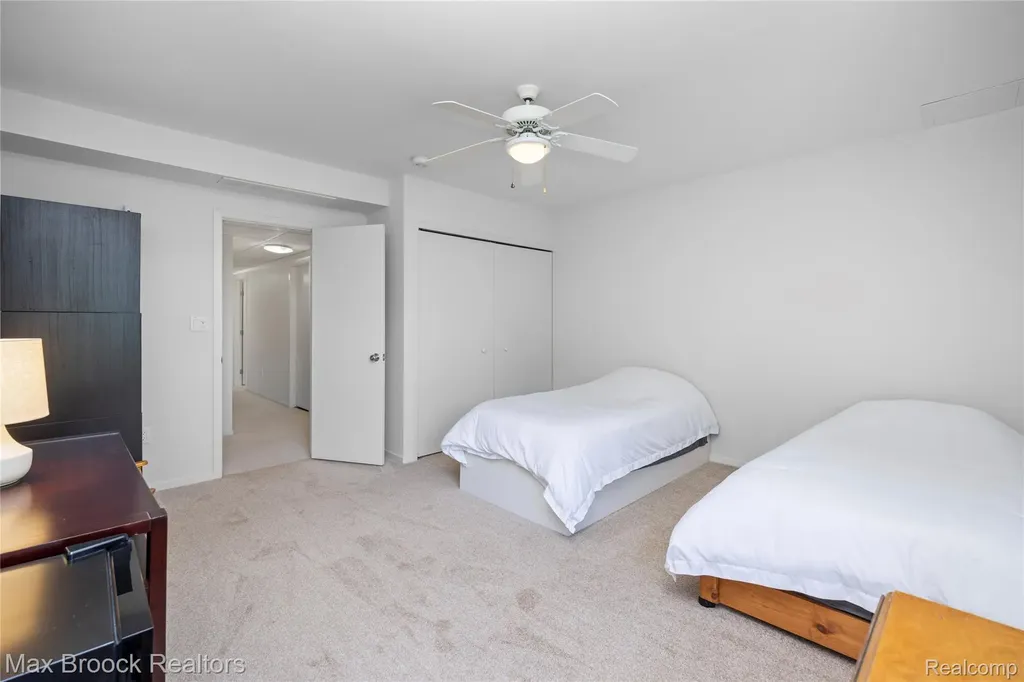 4860 Lagoons Circle West Bloomfield Charter Township MI 48323