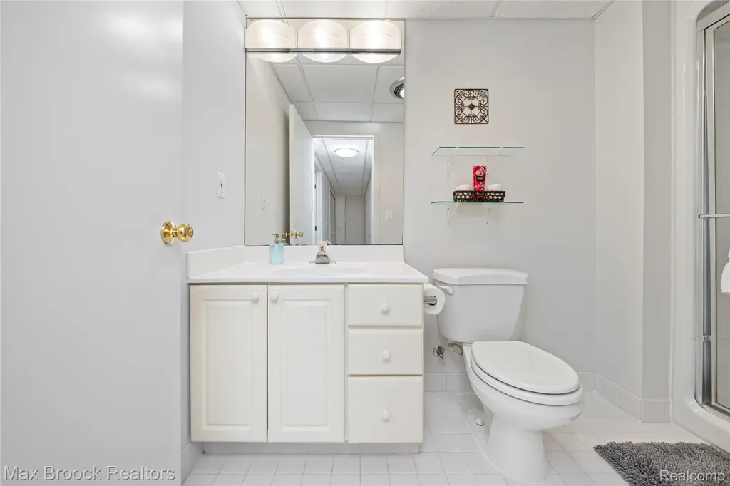 4860 Lagoons Circle West Bloomfield Charter Township MI 48323