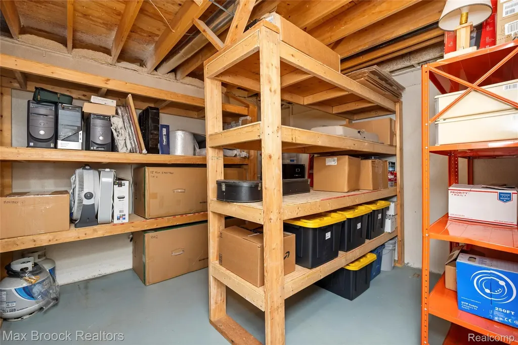 4860 Lagoons Circle West Bloomfield Charter Township MI 48323