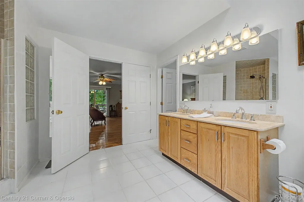 11349 Philway St Court Brighton Township MI 48114