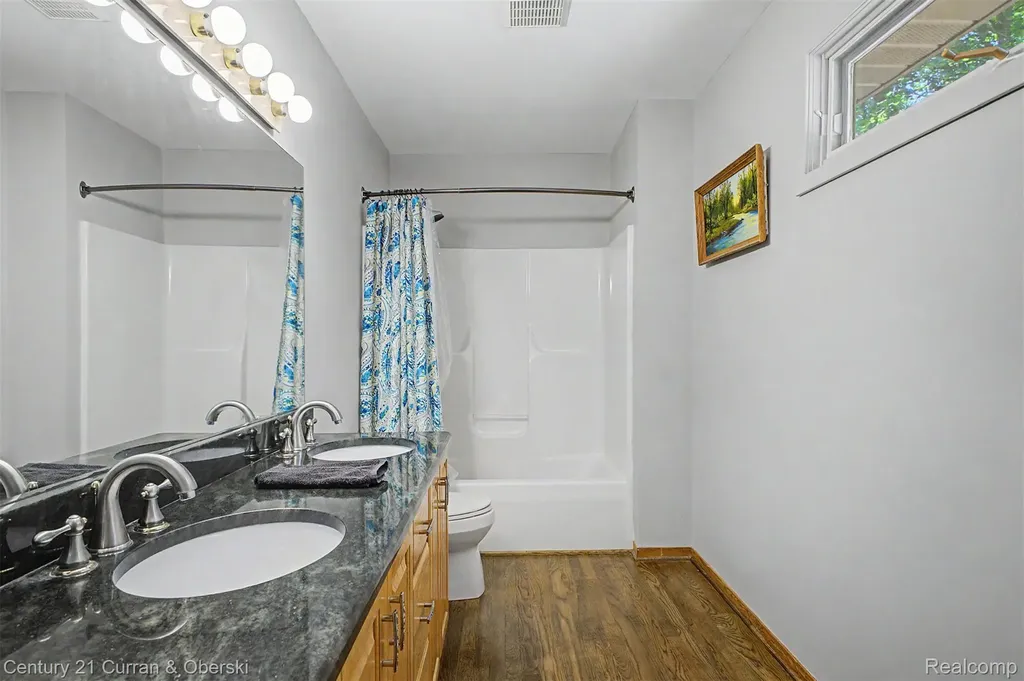 11349 Philway St Court Brighton Township MI 48114