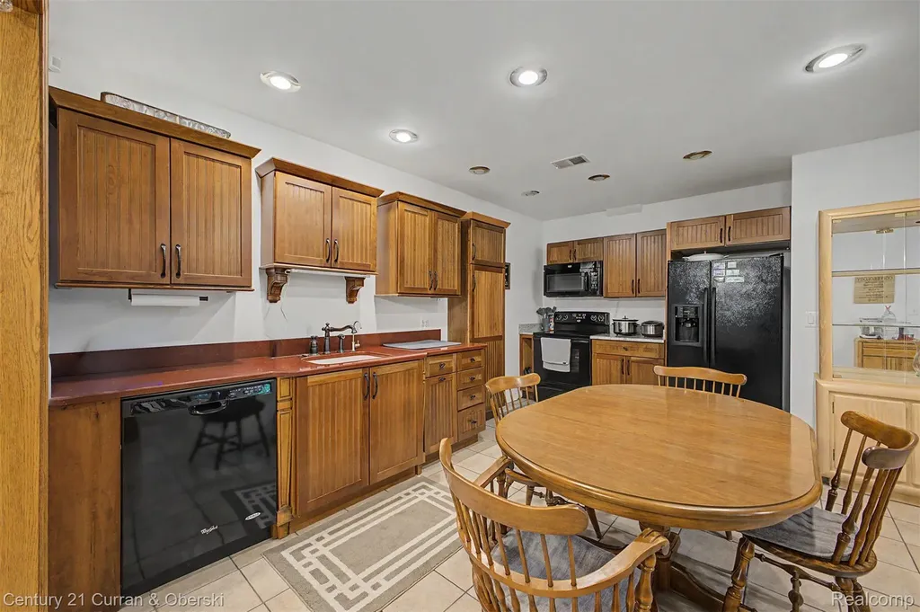 11349 Philway St Court Brighton Township MI 48114
