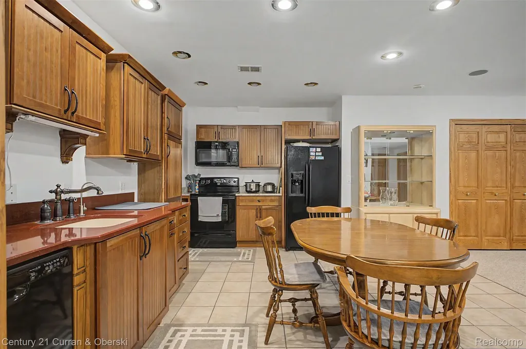 11349 Philway St Court Brighton Township MI 48114