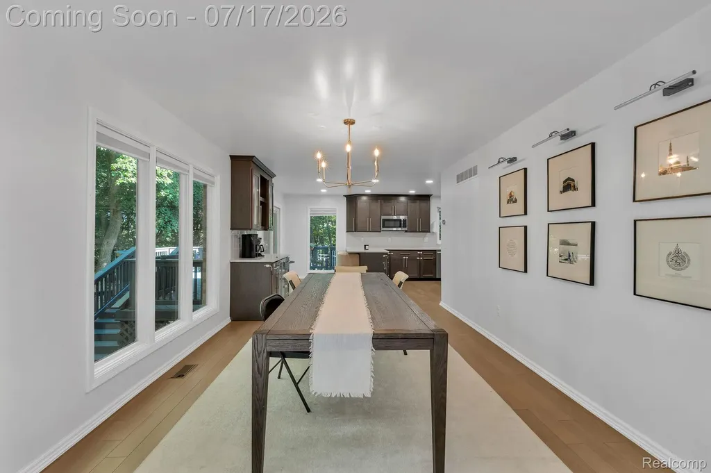 6081 Beachwood Drive West Bloomfield Charter Township MI 48324