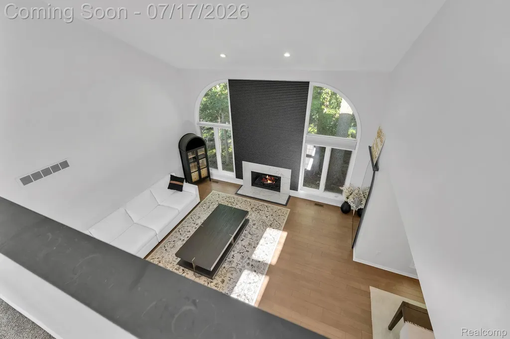 6081 Beachwood Drive West Bloomfield Charter Township MI 48324