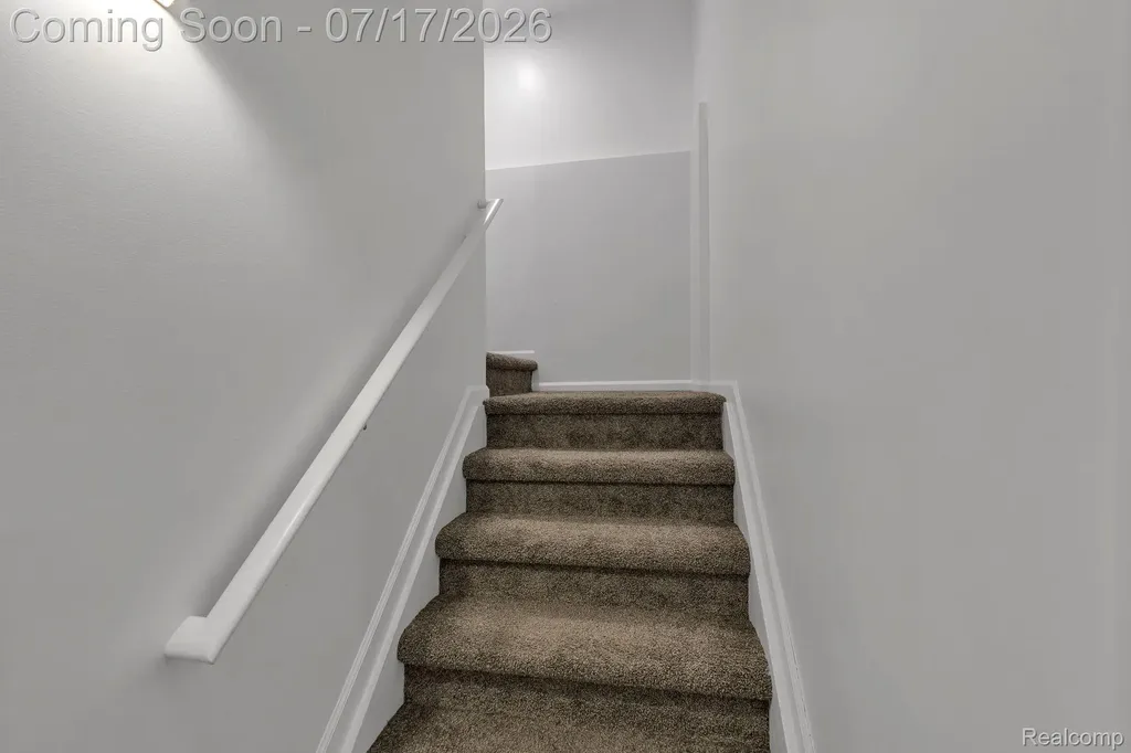 6081 Beachwood Drive West Bloomfield Charter Township MI 48324