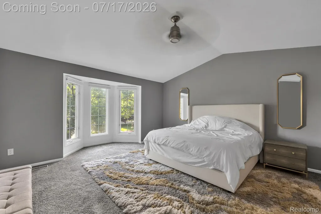 6081 Beachwood Drive West Bloomfield Charter Township MI 48324