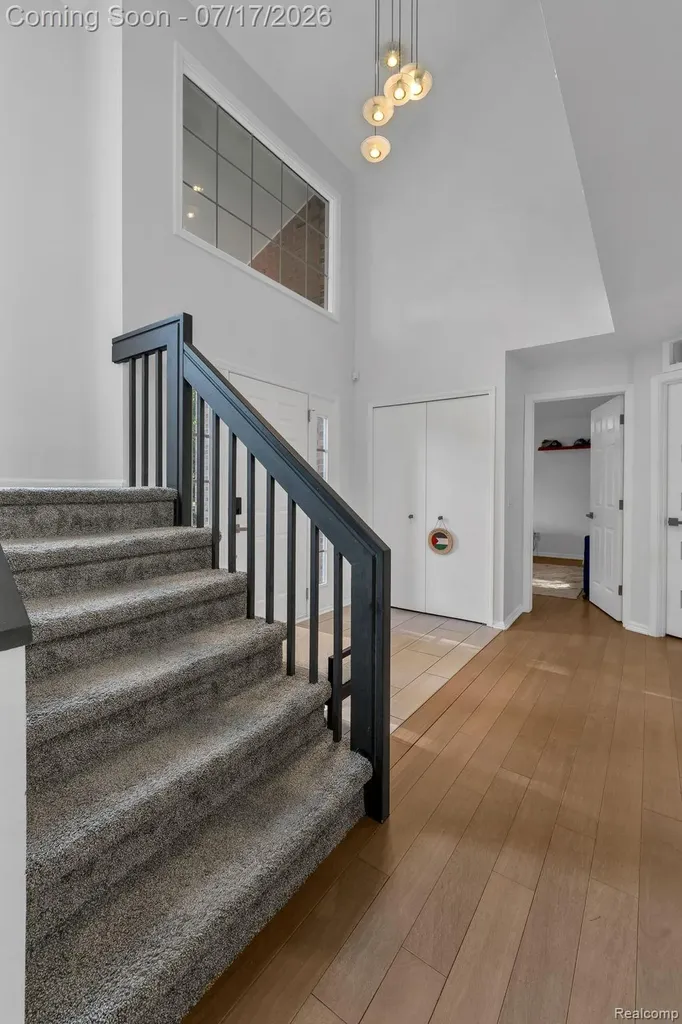 6081 Beachwood Drive West Bloomfield Charter Township MI 48324