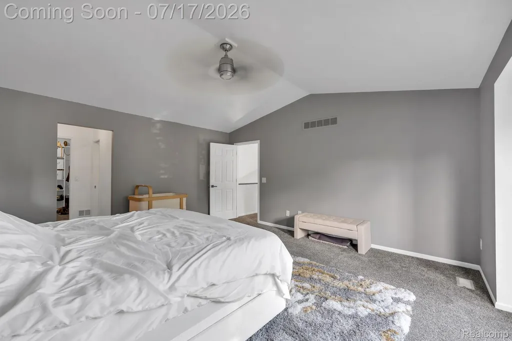 6081 Beachwood Drive West Bloomfield Charter Township MI 48324