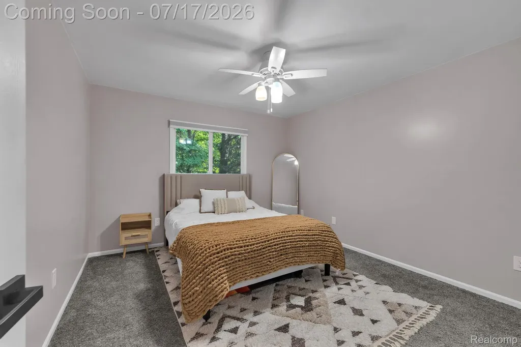 6081 Beachwood Drive West Bloomfield Charter Township MI 48324