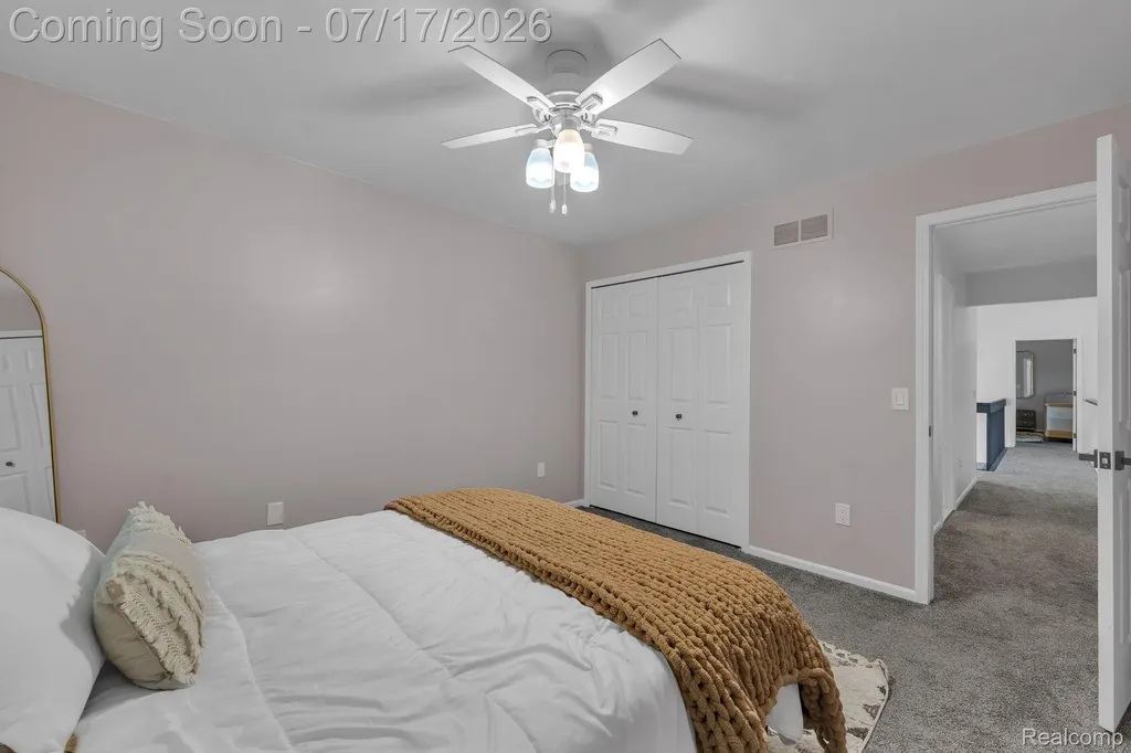 6081 Beachwood Drive West Bloomfield Charter Township MI 48324