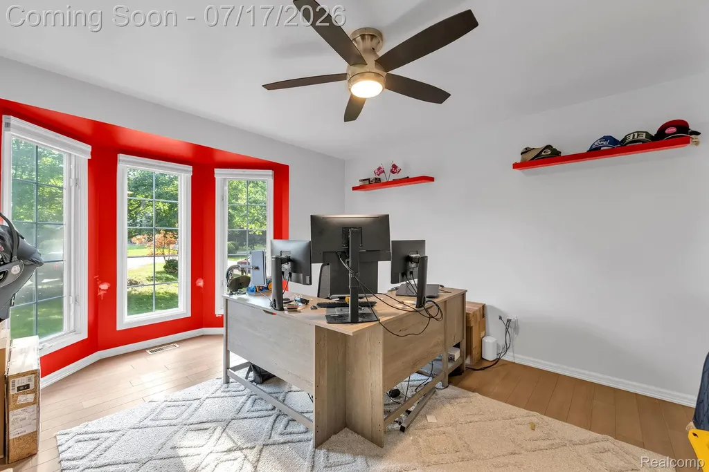 6081 Beachwood Drive West Bloomfield Charter Township MI 48324