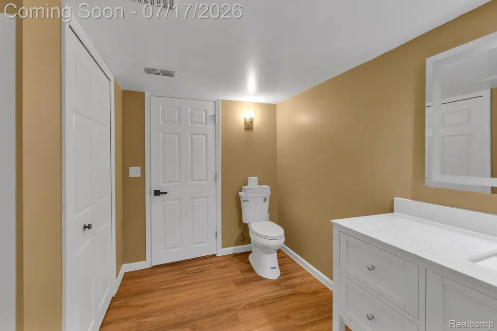 6081 Beachwood Drive West Bloomfield Charter Township MI 48324