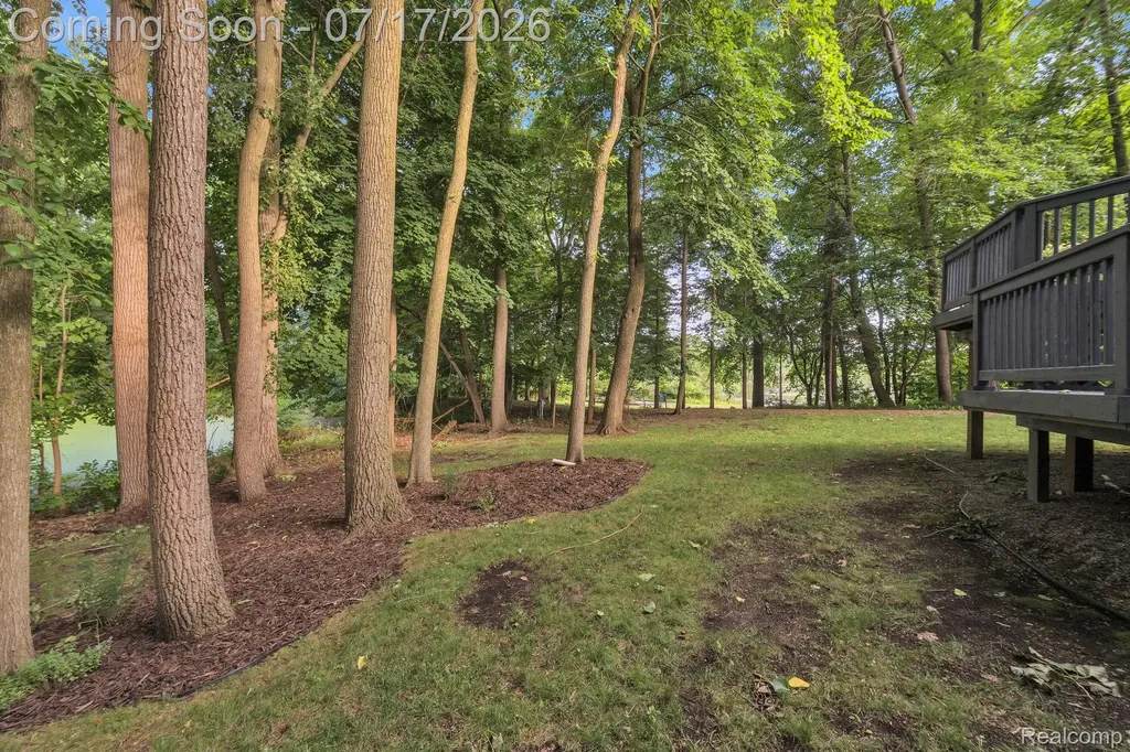 6081 Beachwood Drive West Bloomfield Charter Township MI 48324