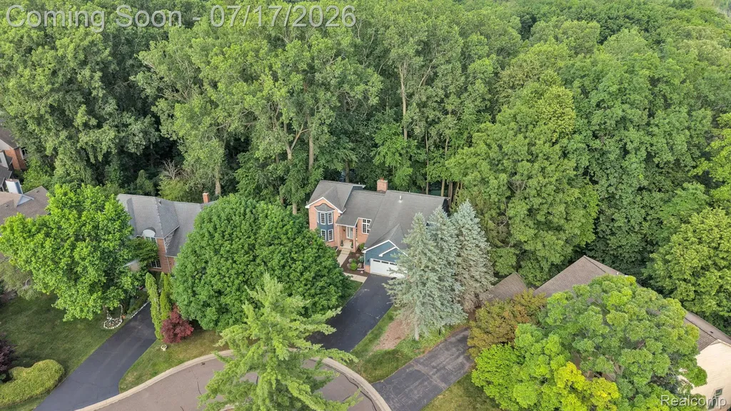 6081 Beachwood Drive West Bloomfield Charter Township MI 48324