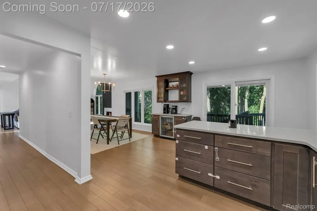 6081 Beachwood Drive West Bloomfield Charter Township MI 48324
