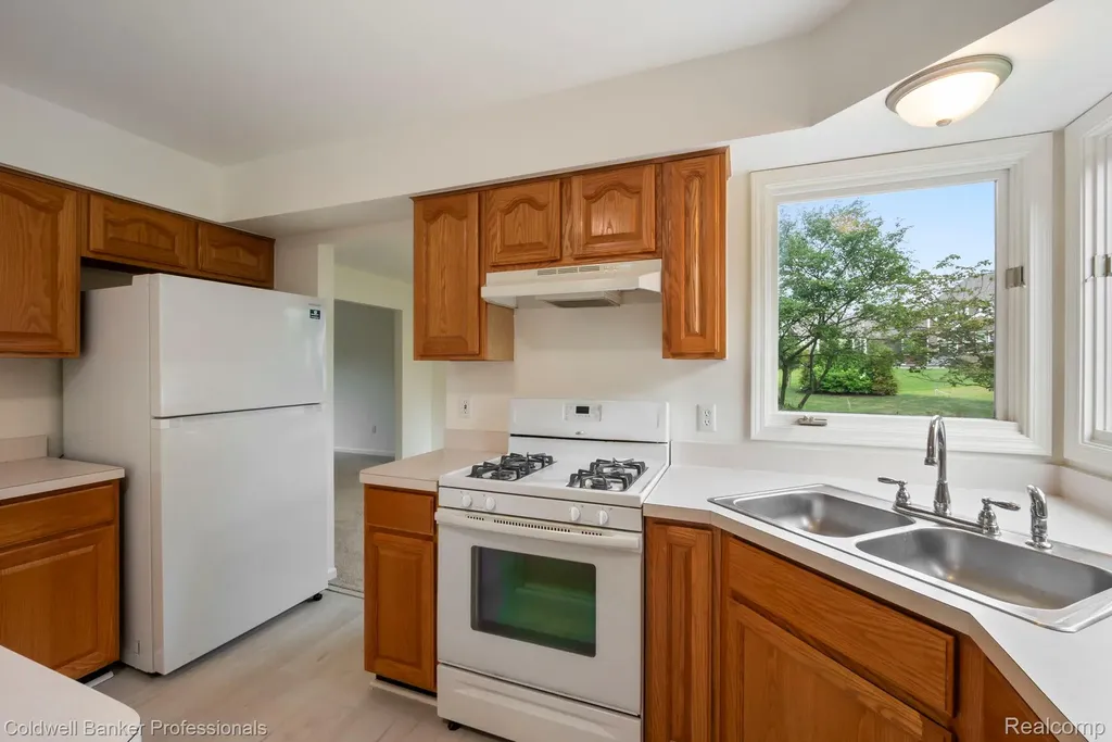 45846 Rockledge Drive Plymouth Charter Township MI 48170