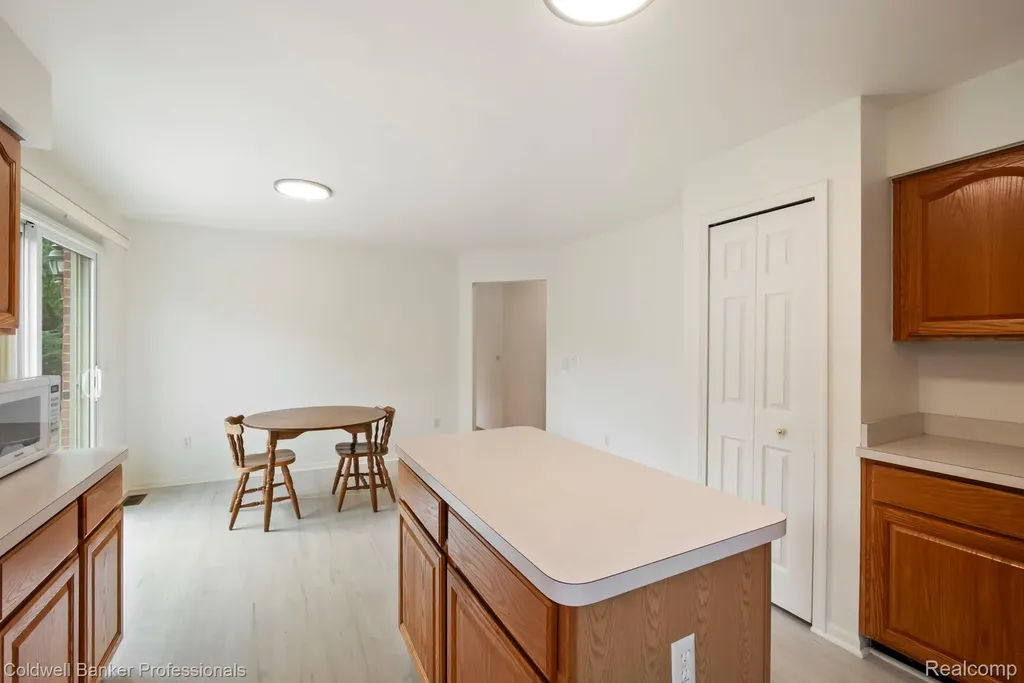 45846 Rockledge Drive Plymouth Charter Township MI 48170