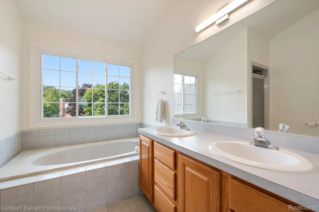 45846 Rockledge Drive Plymouth Charter Township MI 48170