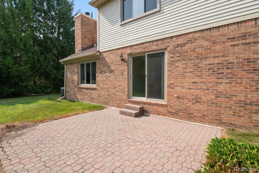 45846 Rockledge Drive Plymouth Charter Township MI 48170