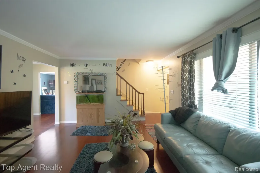 36218 Paddock Drive Clinton Charter Township MI 48035