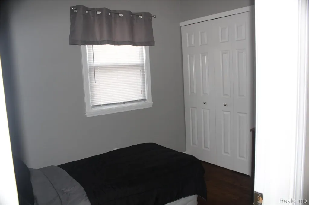 5735 Lake Grove Drive White Lake Charter Township MI 48383
