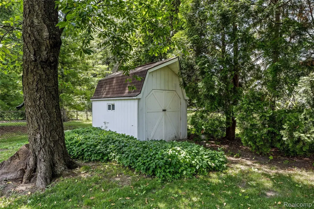 20432 Meridian Road Grosse Ile Township MI 48138