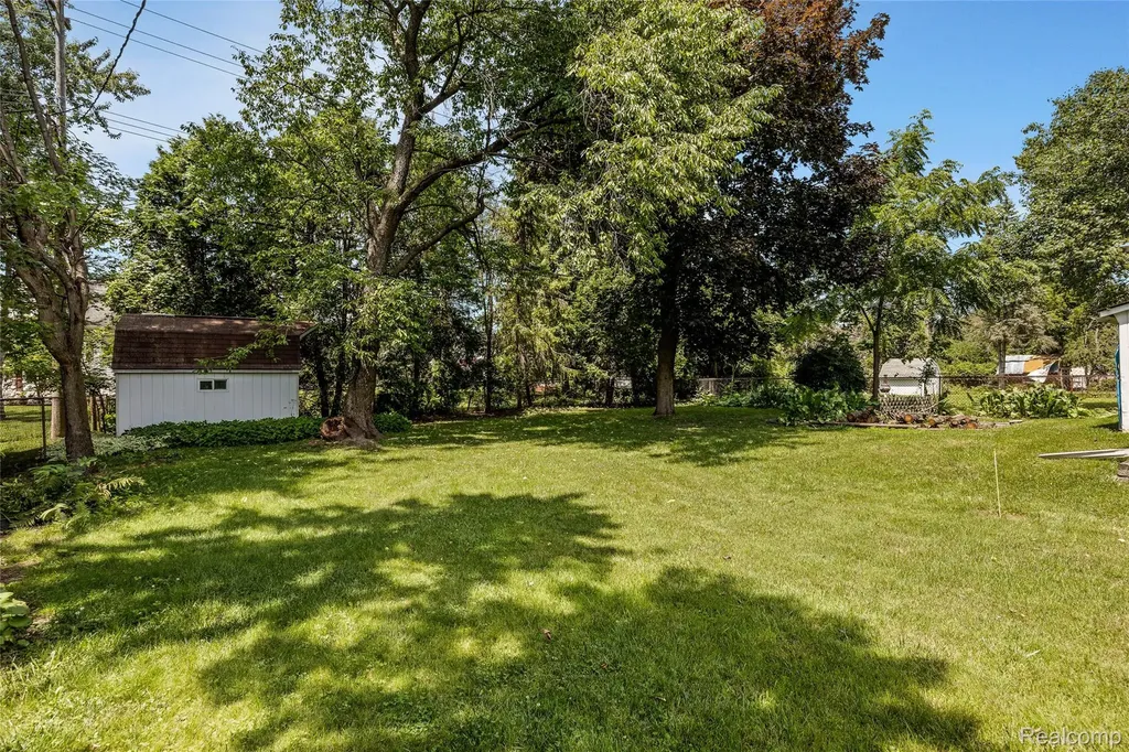 20432 Meridian Road Grosse Ile Township MI 48138