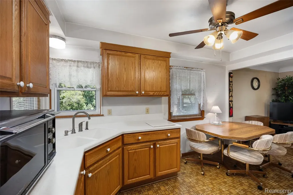 20432 Meridian Road Grosse Ile Township MI 48138