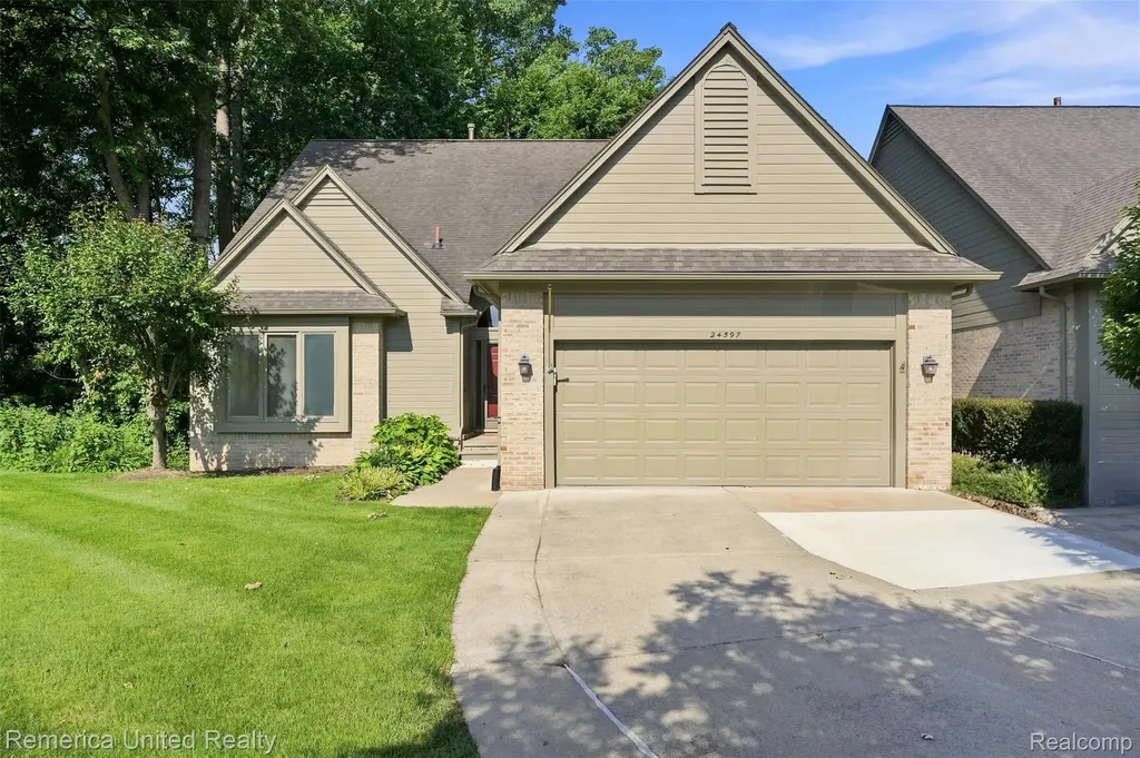 24597 Edgewood Drive Novi City MI 48374