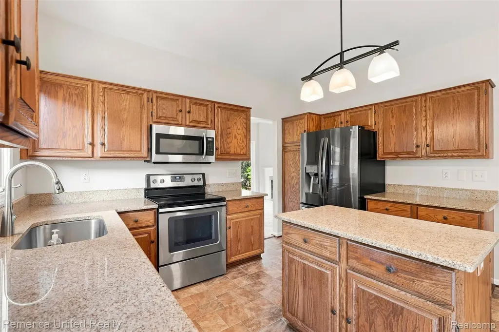 24597 Edgewood Drive Novi City MI 48374