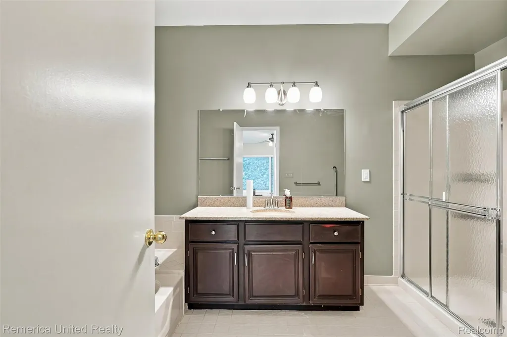 24597 Edgewood Drive Novi City MI 48374