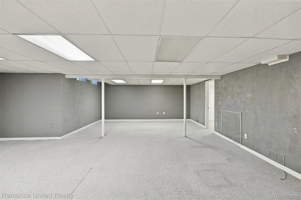 24597 Edgewood Drive Novi City MI 48374