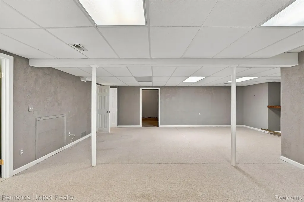 24597 Edgewood Drive Novi City MI 48374