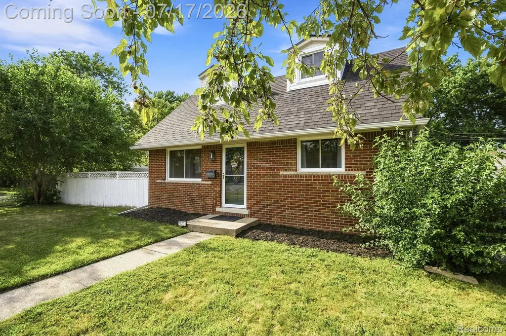 21201 E 12 Mile Road St. Clair Shores City MI 48081