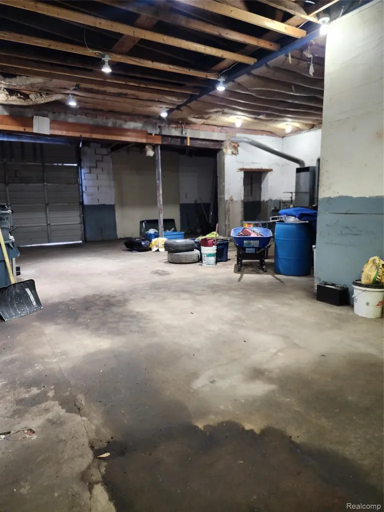 18811 Hayes Street Detroit City MI 48205