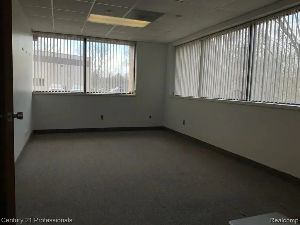 3757 Commerce Court Wayne City MI 48184