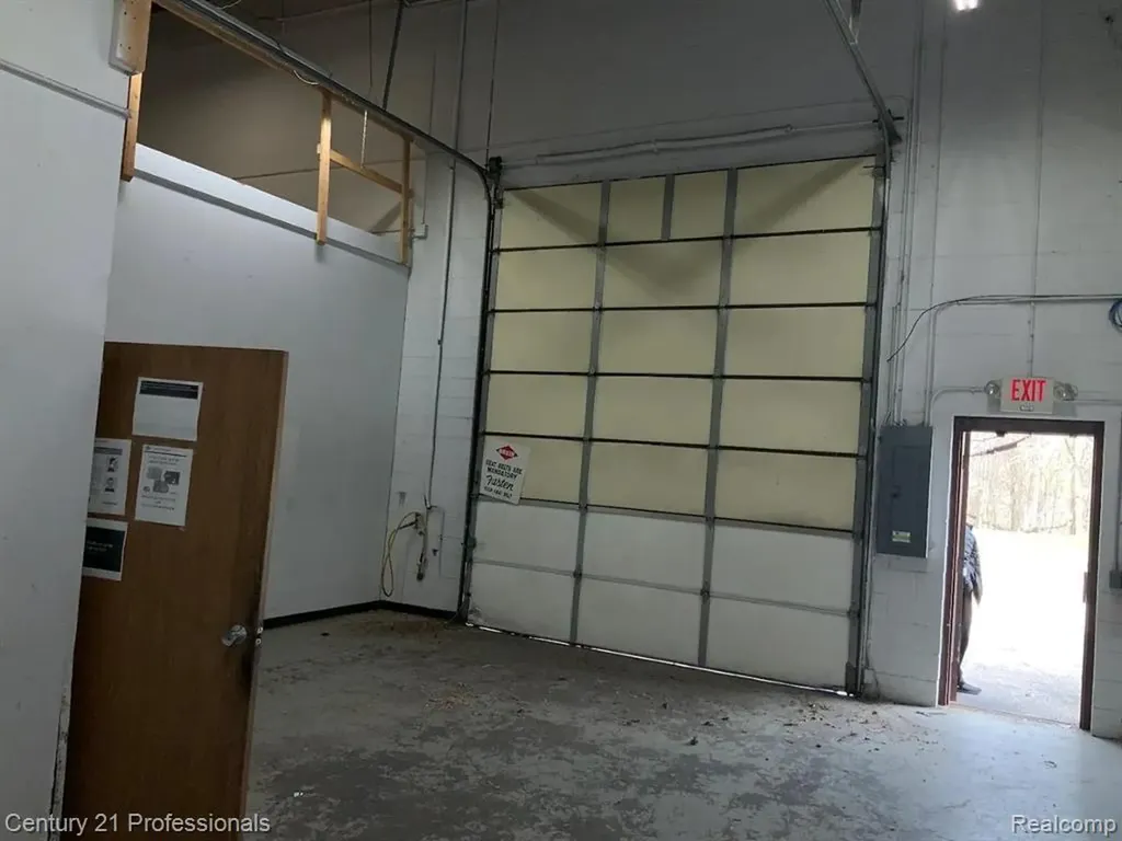 3757 Commerce Court Wayne City MI 48184