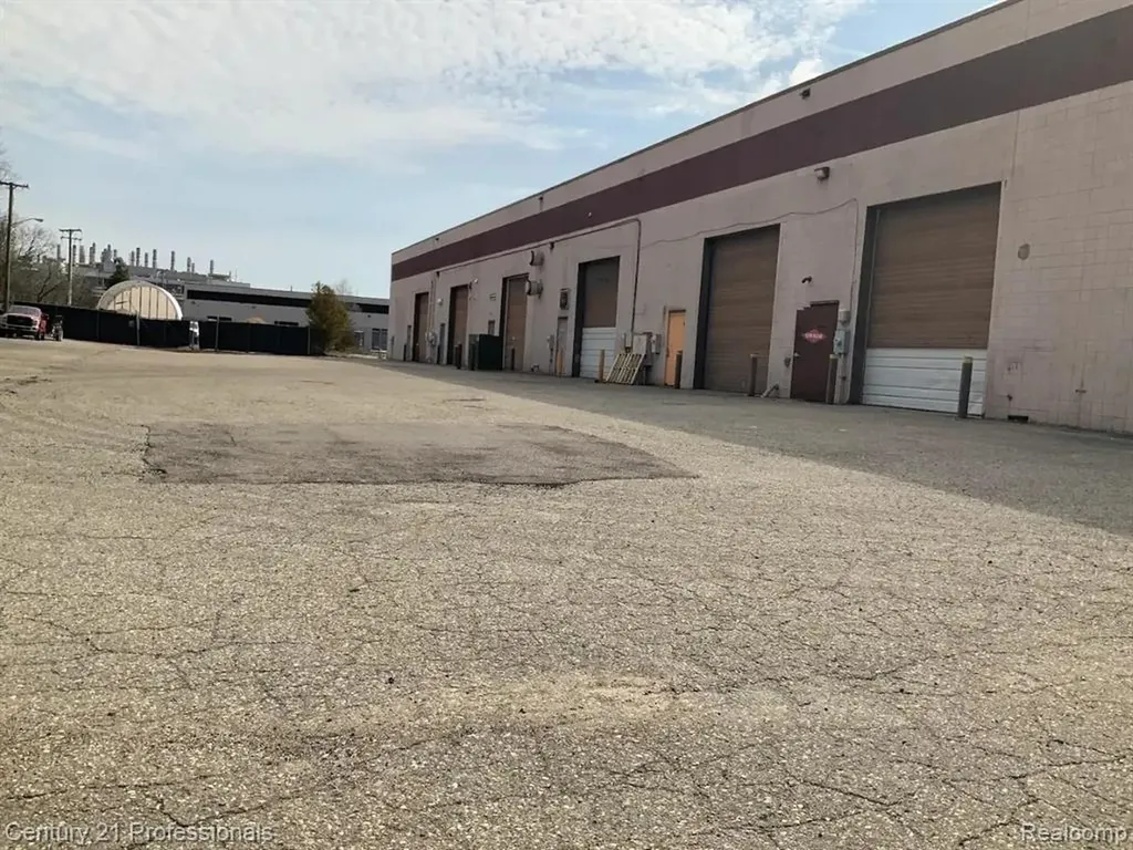 3757 Commerce Court Wayne City MI 48184
