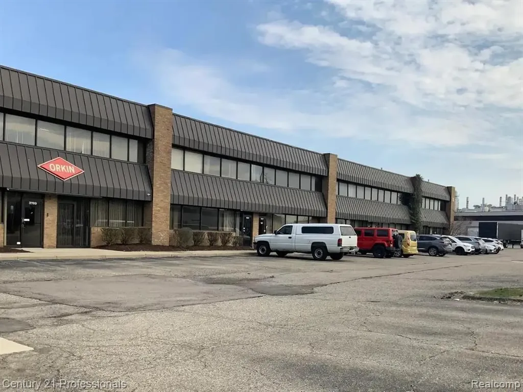 3757 Commerce Court Wayne City MI 48184